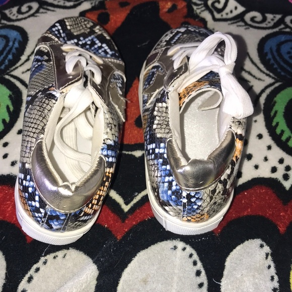 Blue snakeskin print shoes size 6.5 - Picture 4 of 5